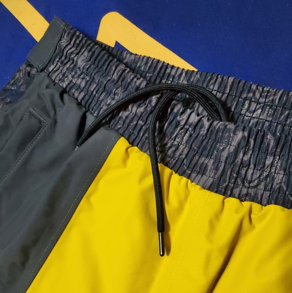 LAST PAIR. The North Face Rage rain pants WOMENS SZ LARGE / MENS MEDIUM - Picture 5 of 9